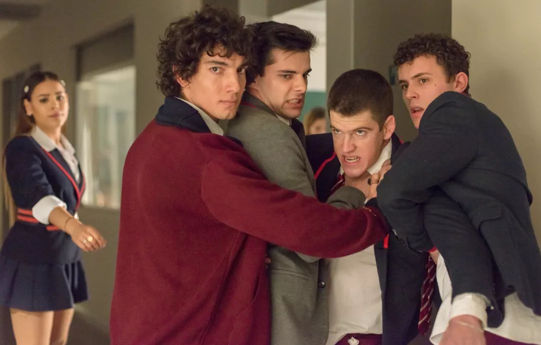 一口气看8集，这部大尺度校园青春剧也太刺激了！