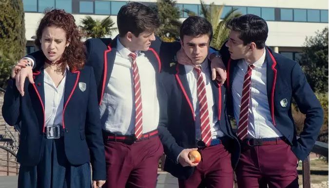 一口气看8集，这部大尺度校园青春剧也太刺激了！